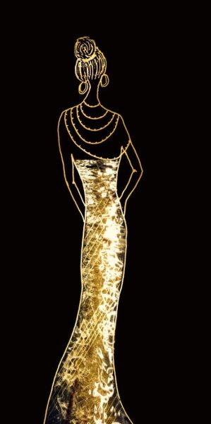 Силуэт девушки в золотом платье