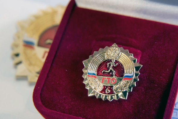 Значки ГТО золотой серебряный бронзовый