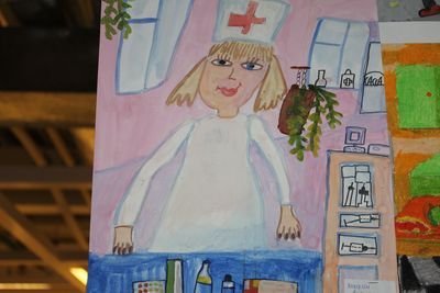 Рисунок на тему мама на работе