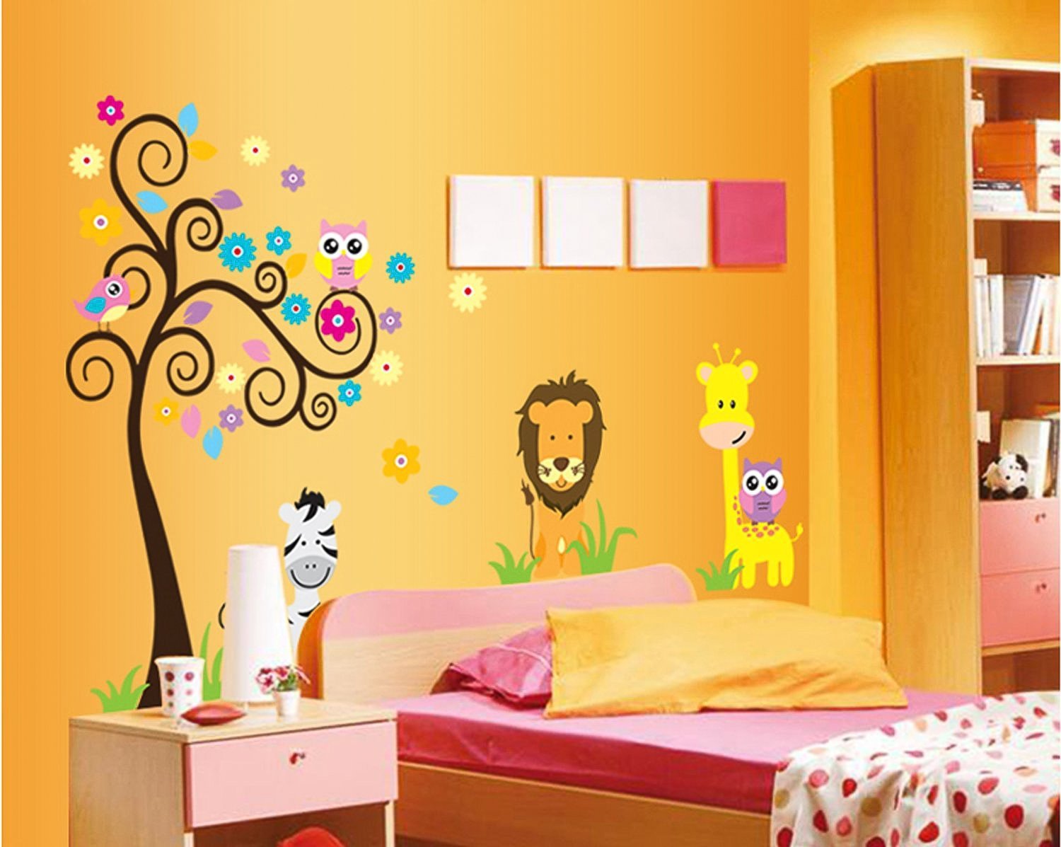 Стена для рисования в детской комнате