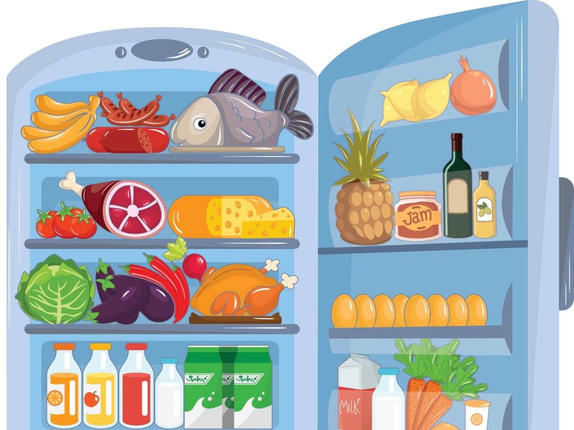 Холодильник с едой для детей