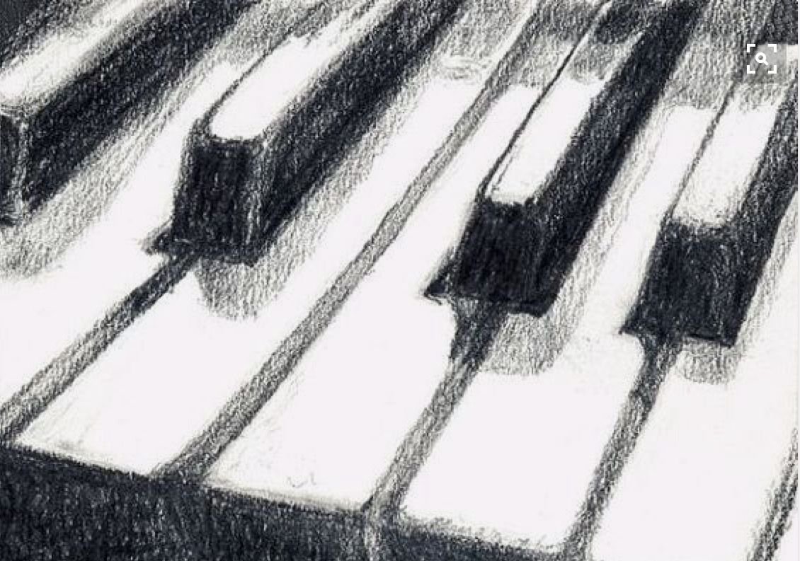 Клавиши рояля карандашом