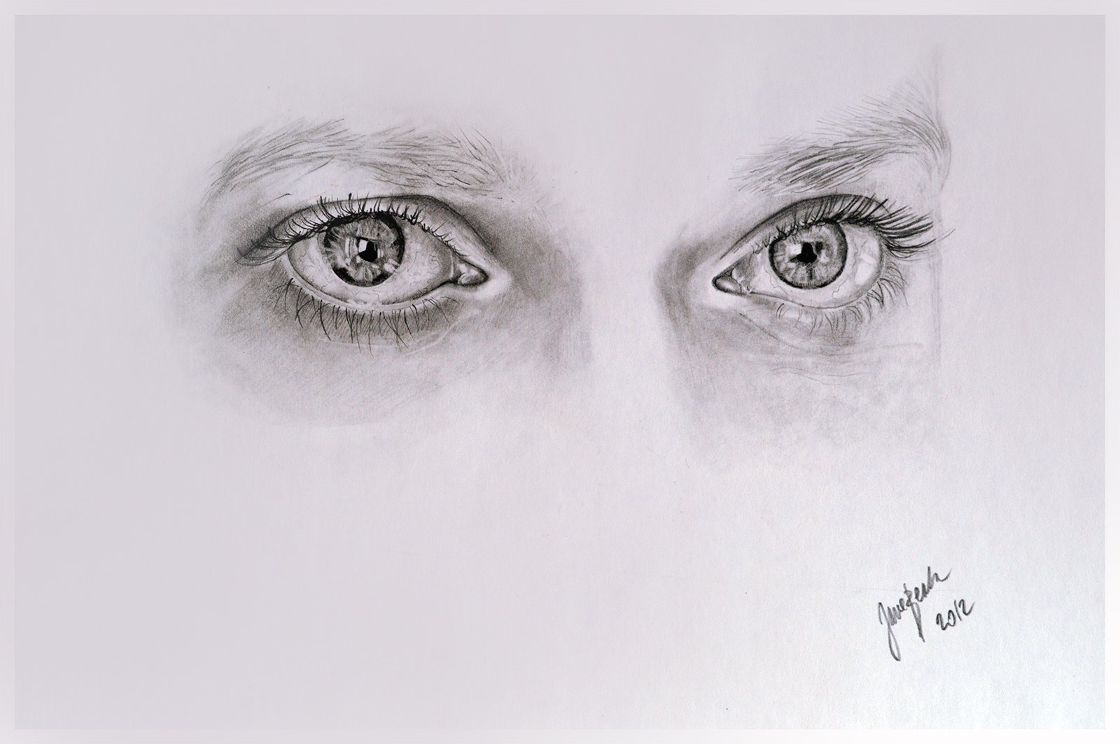 Загляни в глаза. Рисунок мамины глаза. Рисунок пары глаз. Мамины глаза карандашом. Загляни в мамины глаза рисунок.