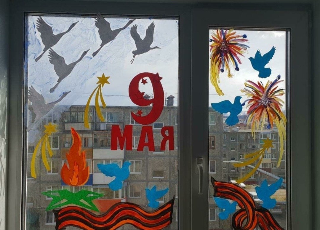 Украшения окна к празднику 9 мая