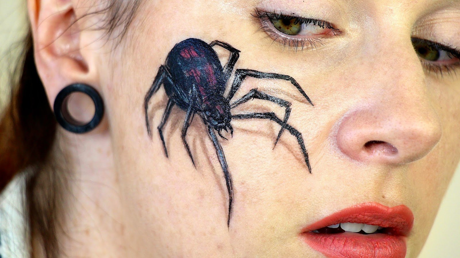 татуировки пауки женские