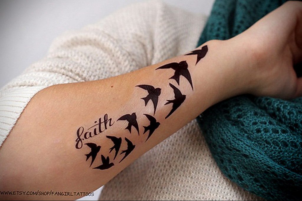 Татуировки птички деми Ловато