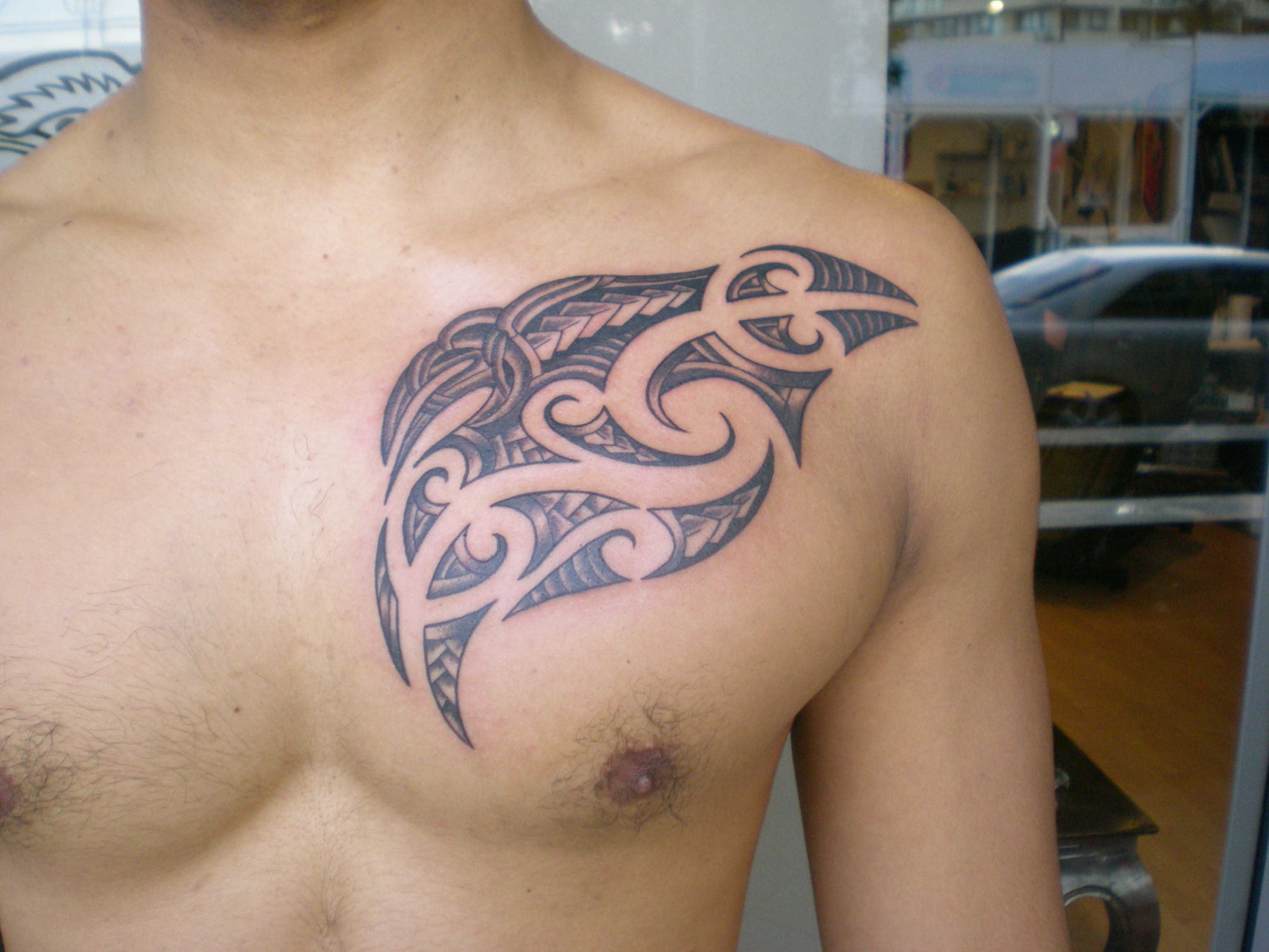 татуировки для мужчин на плече грудь фото 24