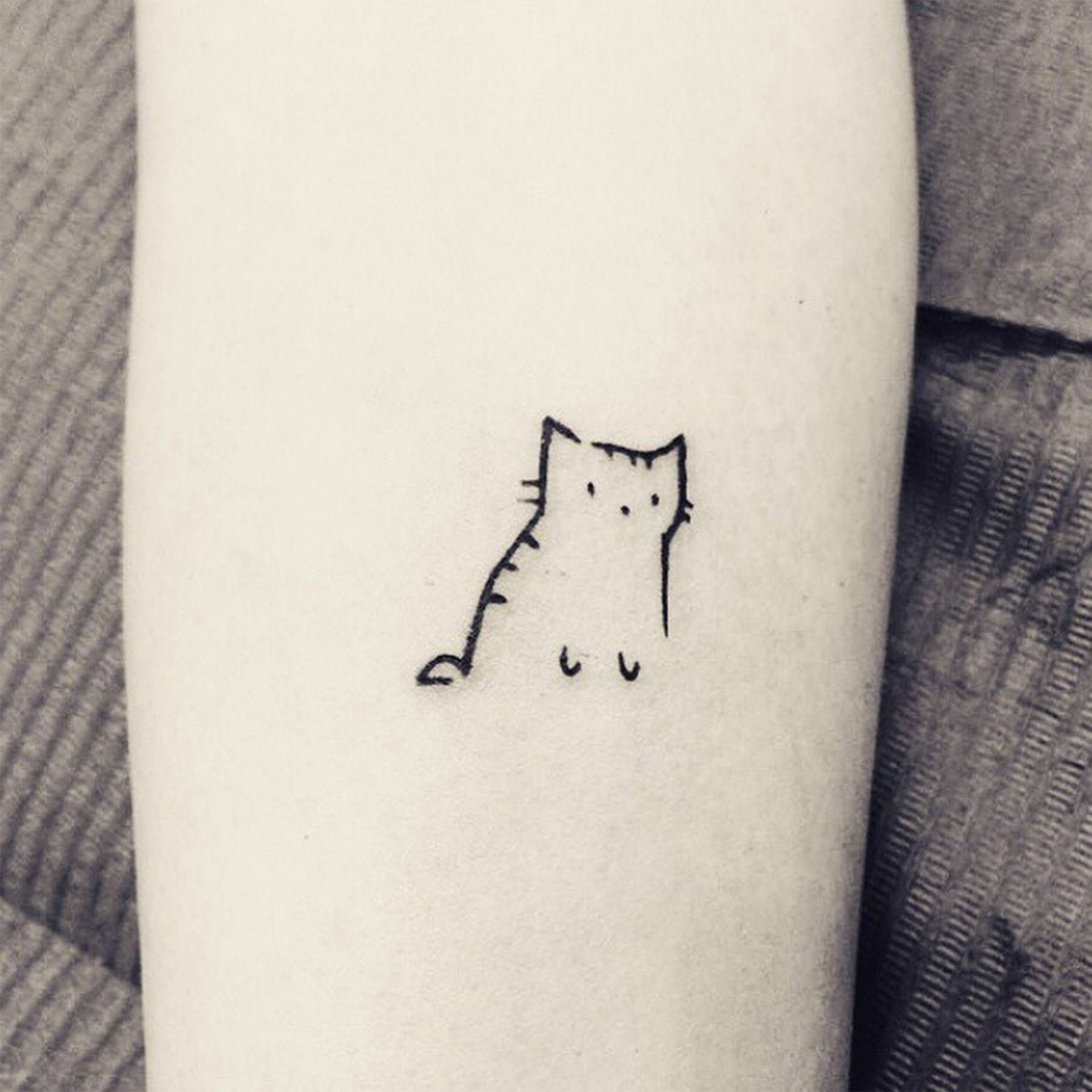 Киса руки. Маленькие Татуировки. Милые тату. Мини тату кот. Тату кот Минимализм.
