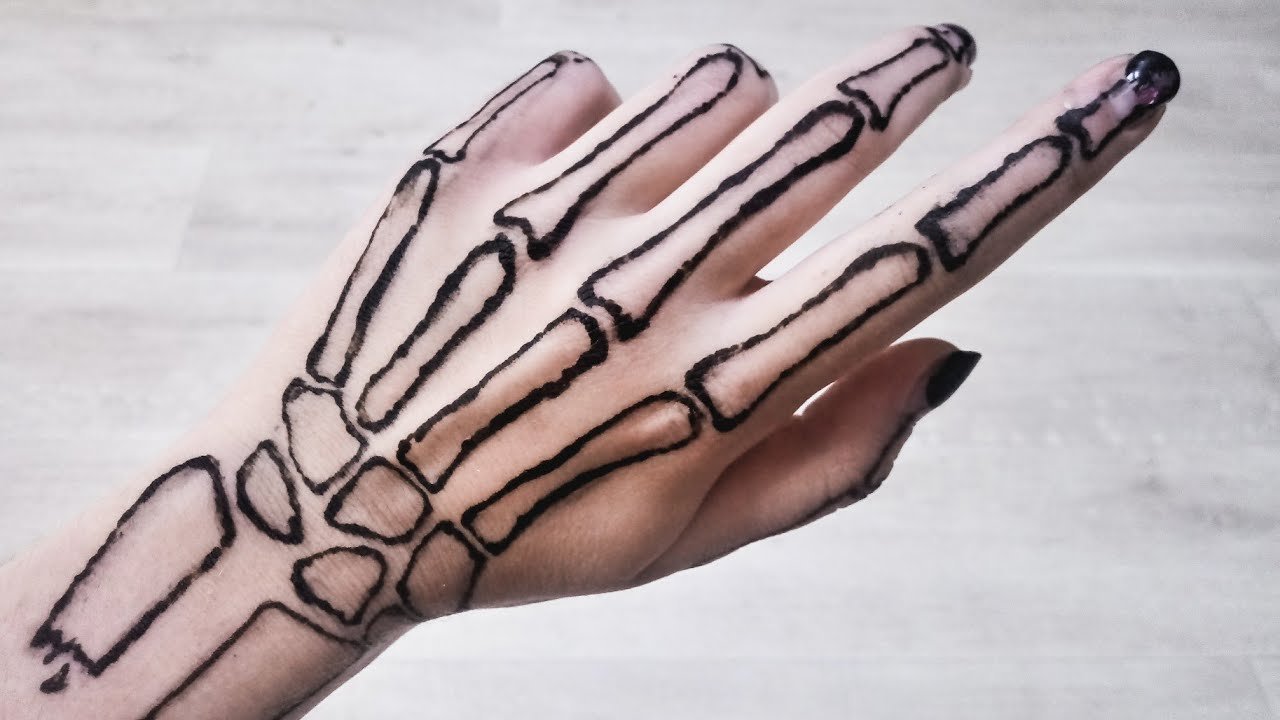 Нарисованные кости на руке