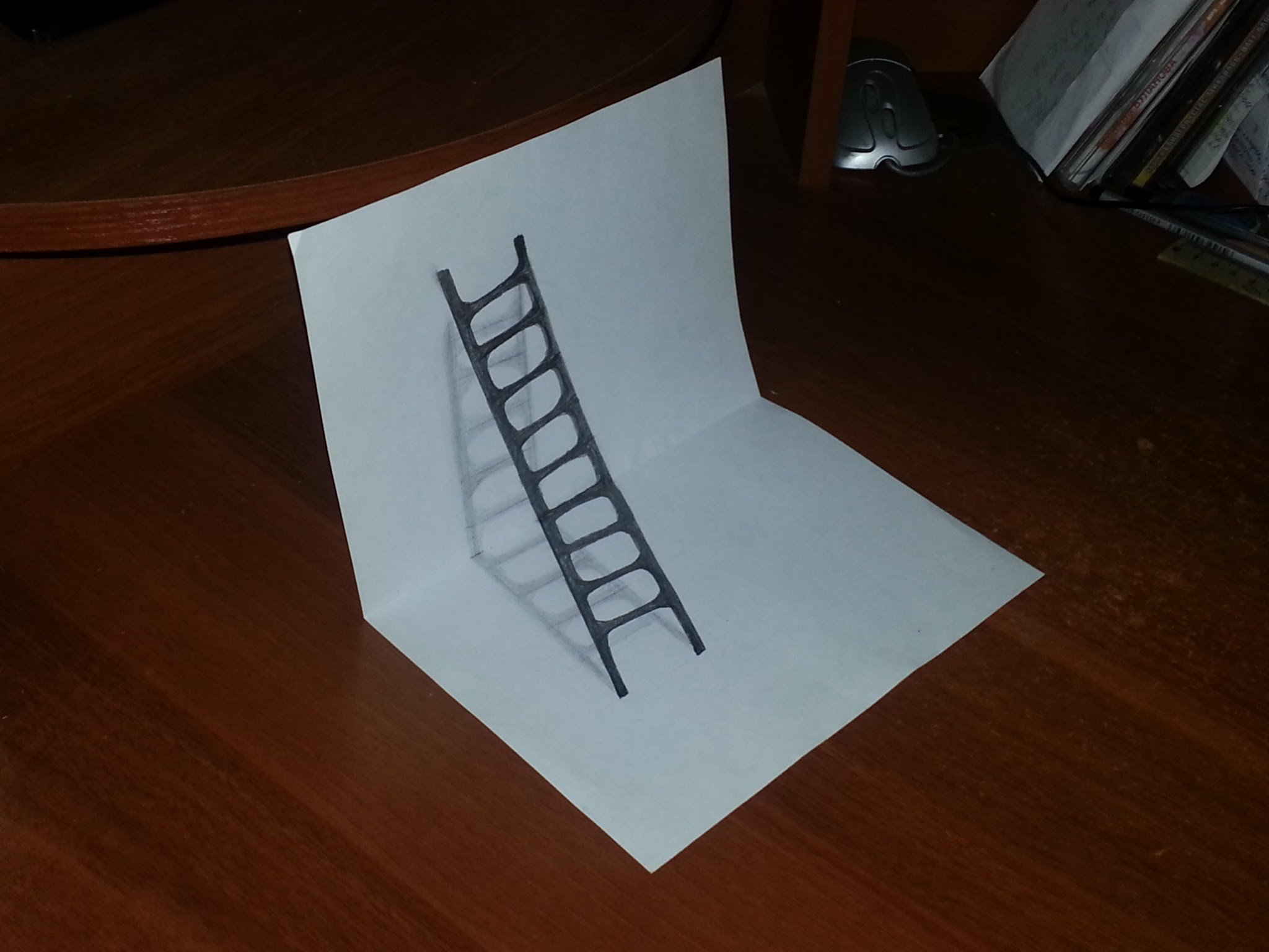 Объемная лестница на бумаге