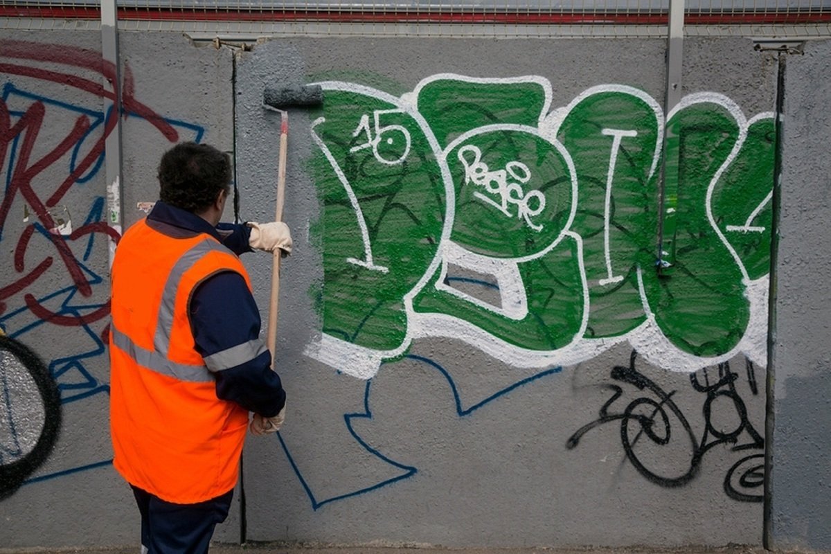 Закрасили граффити