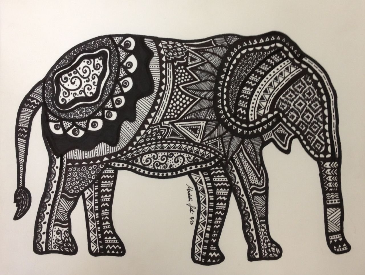 Индийский слон орнамент