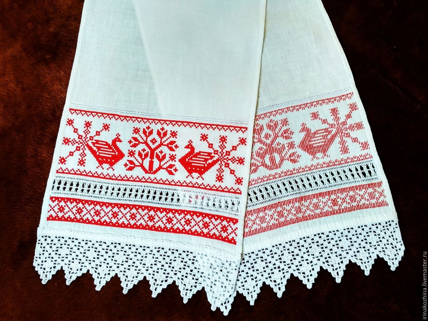 Русская народная вышивка на полотенце