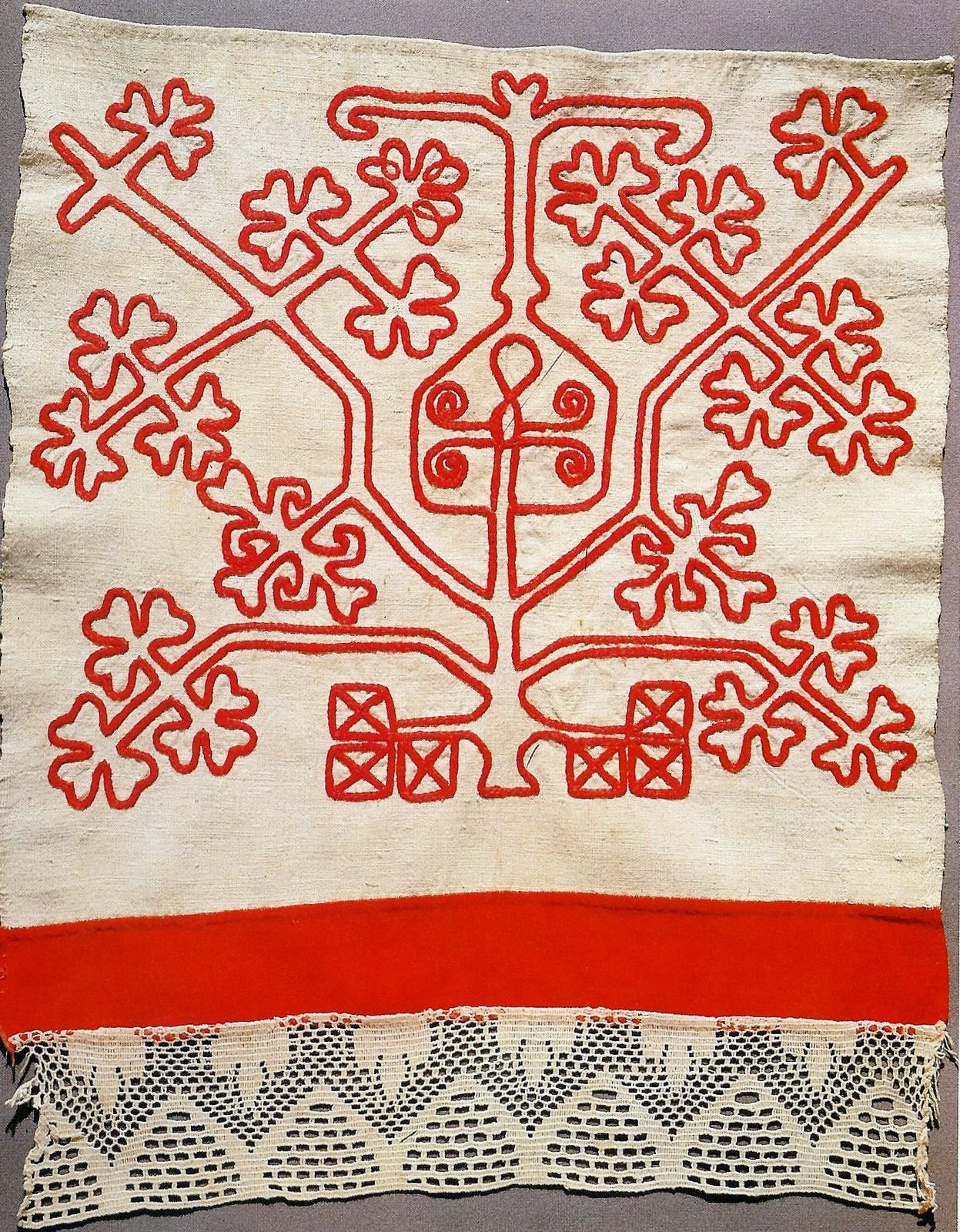 Древнерусская вышивка на полотенце