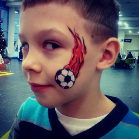 Мальчик в наколках