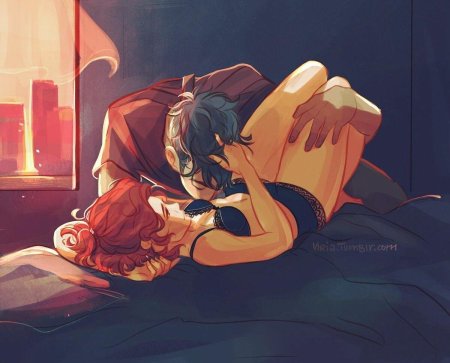 Аниме девушка лежит на пар