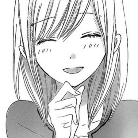 Аниме девушка улыбается черно белое