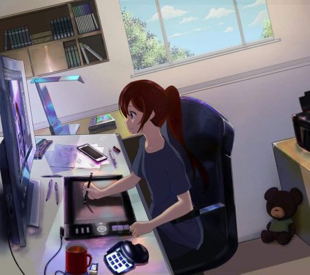 Девушка с графическим планшетом