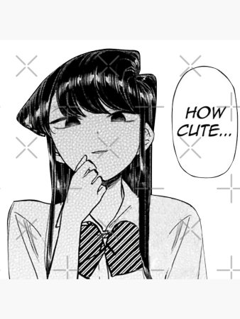 Коми Сан улыбается