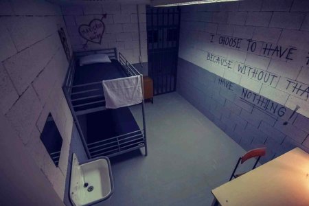 Фон комнаты тюрьмы