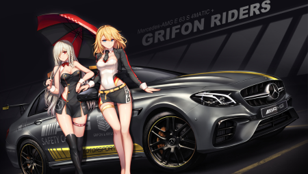 Аниме возле машины