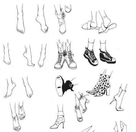 Наброски ног в обуви