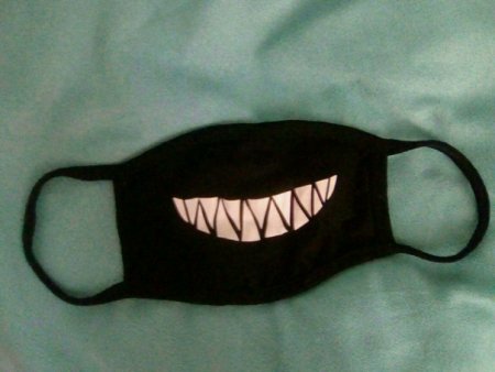 Маска на рот с котиком