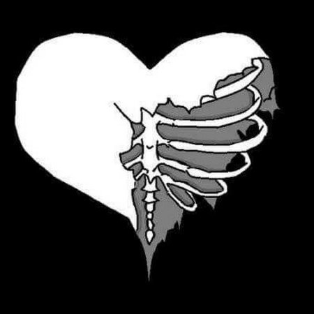 Скелет с разбитым сердцем