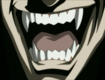 Улыбающийся рот с клыками