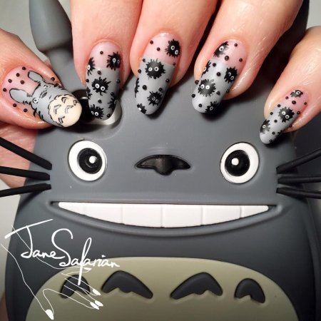 Маникюр в комиксном стиле