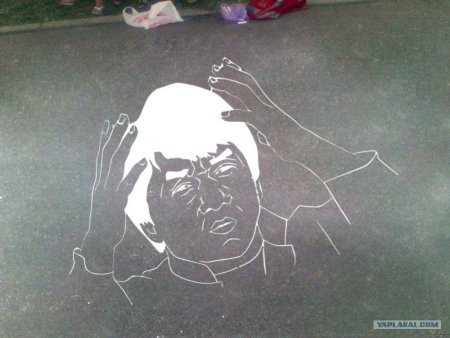 Мелками на асфальте