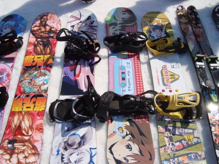 Сноуборд с аниме принтом