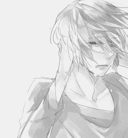 Парень с белыми волосами плачет