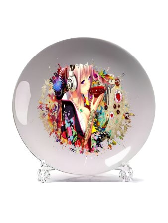 Аниме девочка с тарелкой