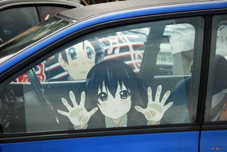 Аниме наклейки на машину