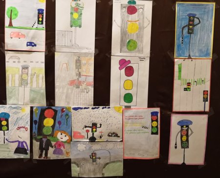 Выставка рисунков светофор