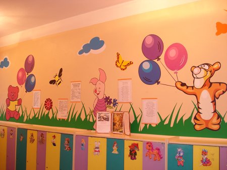 Украсить стену в детском саду