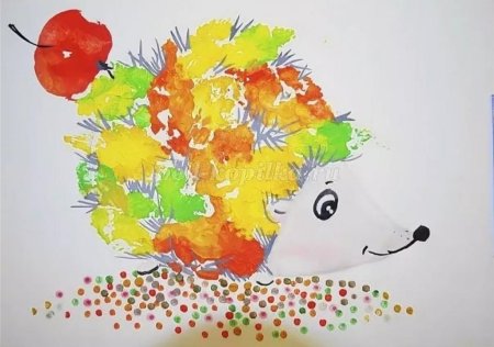 Ежик с яблоком