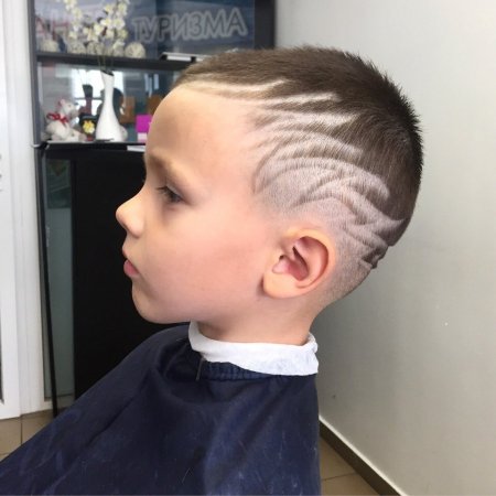 Детская стрижка с узором
