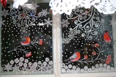 Украшение окон на новый год в детском саду гуашью