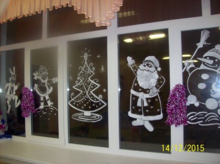 Украшение окон гуашью