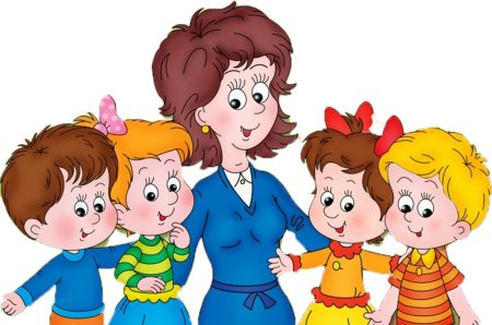 Воспитатель с детьми