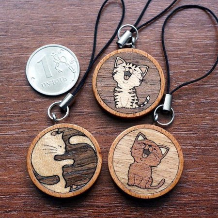 Игрушка брелок из фетра
