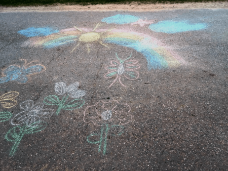 Конкурс рисунков на асфальте ко Дню защиты детей