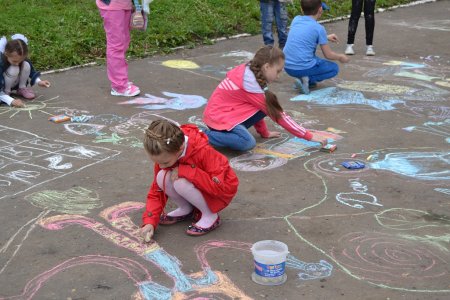 Рисунки на асфальте.