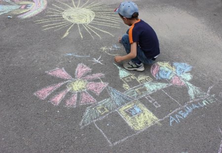 Рисунки на асфальте.