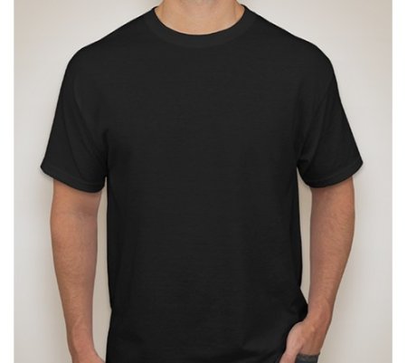 Дети в цветных футболках