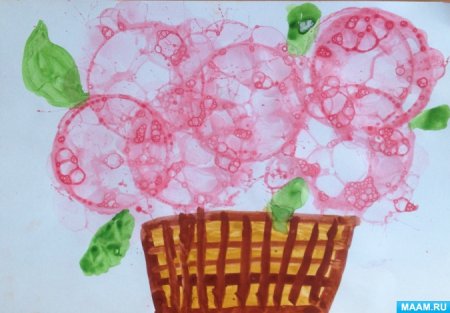 Рисование мыльными пузырями в детском саду