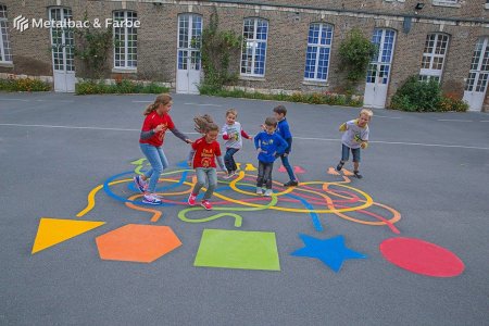 Классики для детей на асфальте