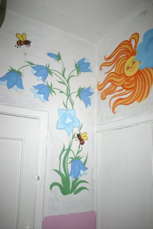 Роспись стен в раздевалке детского сада